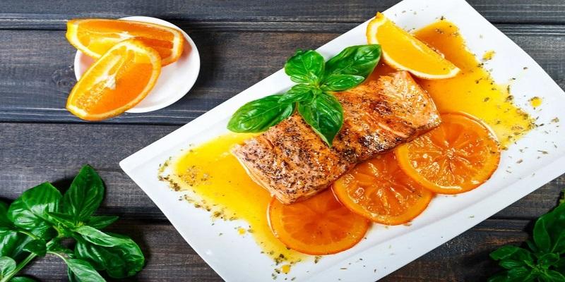 Риба в шафраново-апельсиновому соусі