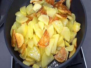 Як правильно смажити картоплю4