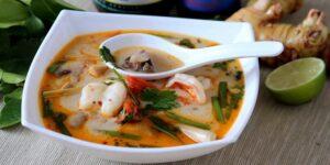 Суп з морепродуктами по-тайськи