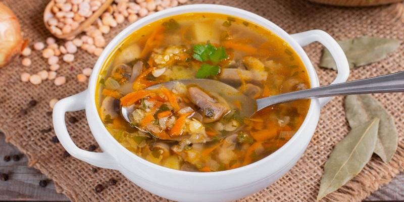 Сочевичний суп з грибами