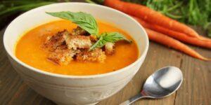 Морквяний суп-пюре з грінками
